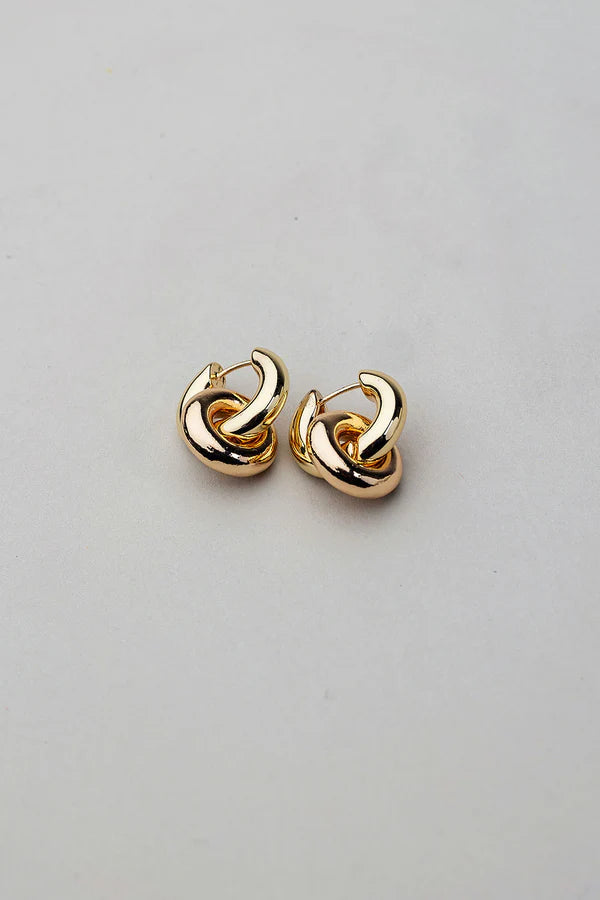 BOW19 Gold knot earring