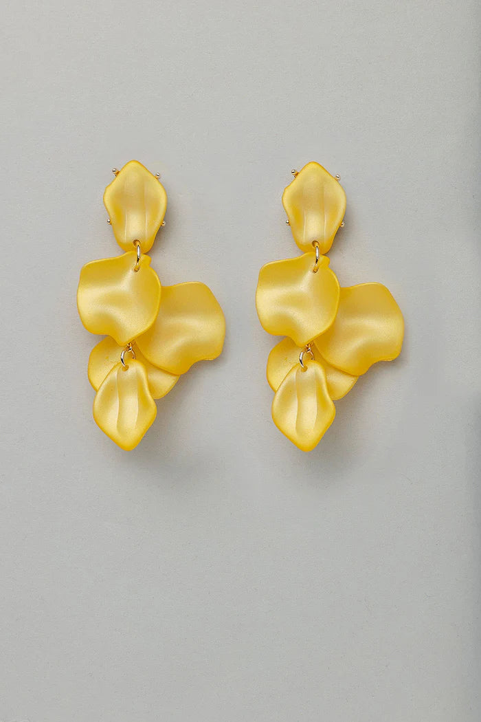 BOW19 Leaf earrings pearl yellow